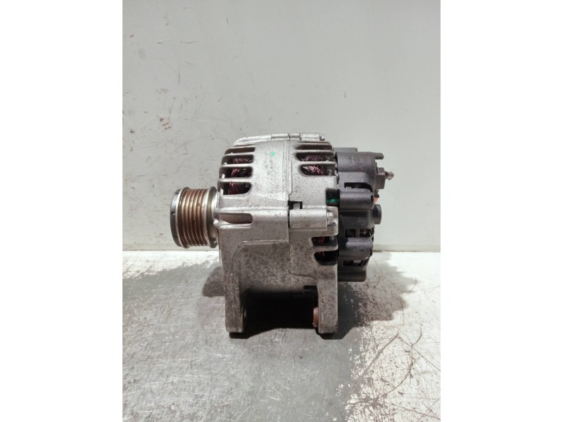Recambio de alternador para renault captur referencia OEM IAM 231001318R 2627732A TG12C241