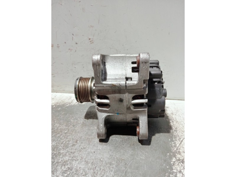 Recambio de alternador para renault captur referencia OEM IAM 231001318R 2627732A TG12C241