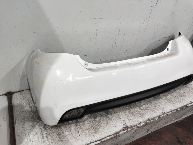 Recambio de paragolpes trasero para toyota yaris 1.3 16v cat referencia OEM IAM   