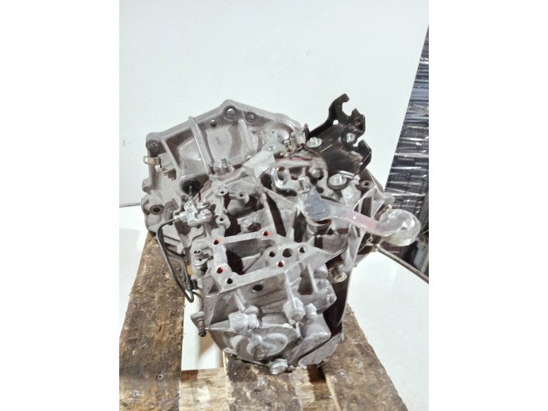 Recambio de caja cambios para toyota yaris 1.3 16v cat referencia OEM IAM 12EPP 301115308896 6V