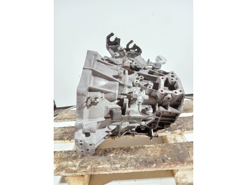 Recambio de caja cambios para toyota yaris 1.3 16v cat referencia OEM IAM 12EPP 301115308896 6V