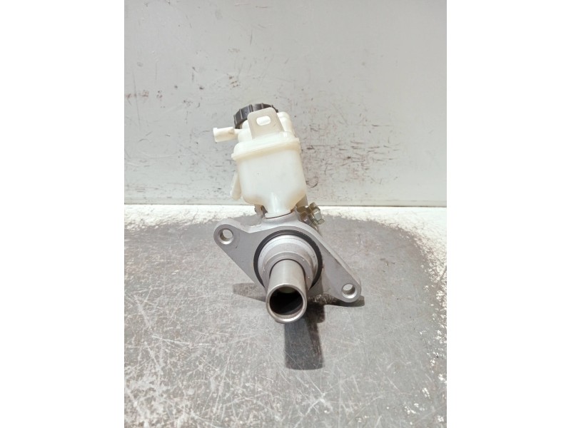 Recambio de bomba freno para toyota yaris 1.3 16v cat referencia OEM IAM 03350887761  