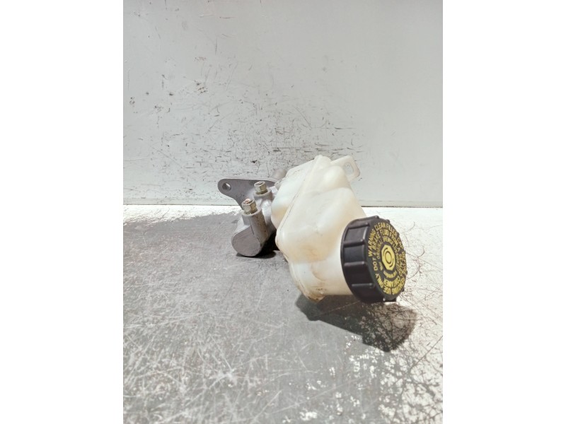 Recambio de bomba freno para toyota yaris 1.3 16v cat referencia OEM IAM 03350887761  