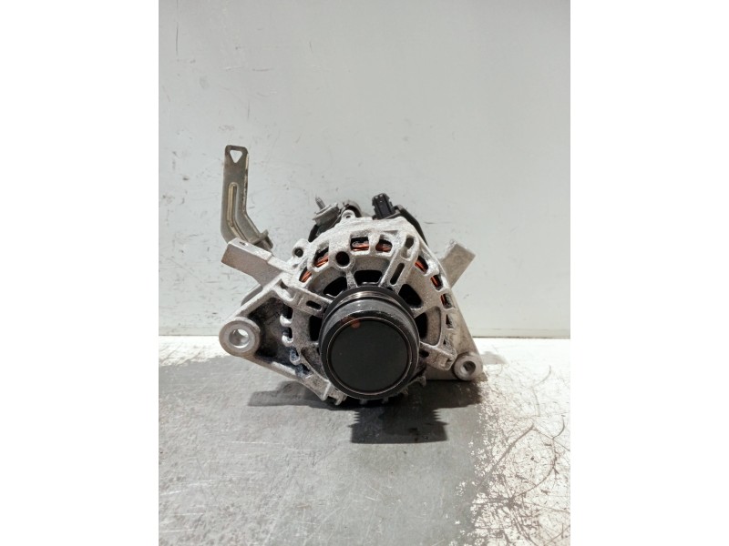 Recambio de alternador para toyota yaris 1.3 16v cat referencia OEM IAM 270600Y120 2612821C FG9T012