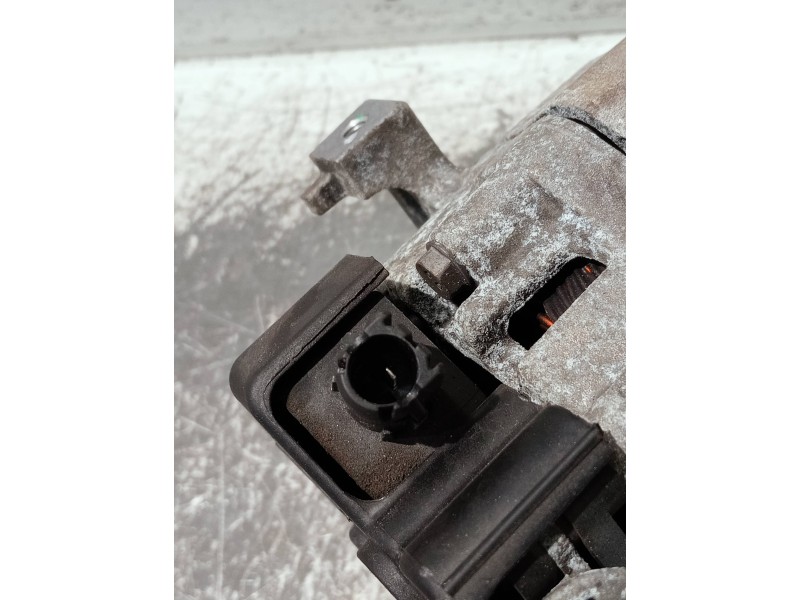 Recambio de alternador para toyota yaris 1.3 16v cat referencia OEM IAM 270600Y120 2612821C FG9T012