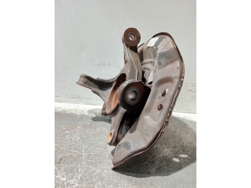 Recambio de mangueta delantera derecha para toyota yaris 1.3 16v cat referencia OEM IAM   