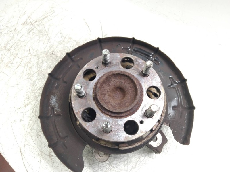 Recambio de mangueta trasera derecha para kia cee´d drive referencia OEM IAM   