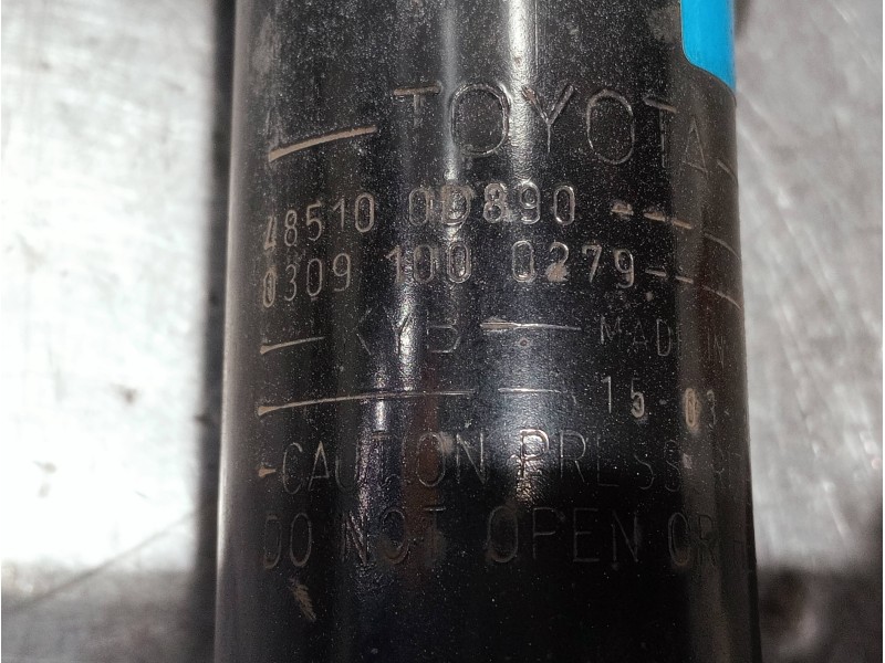 Recambio de amortiguador delantero derecho para toyota yaris 1.3 16v cat referencia OEM IAM 485100D890 03091000279 
