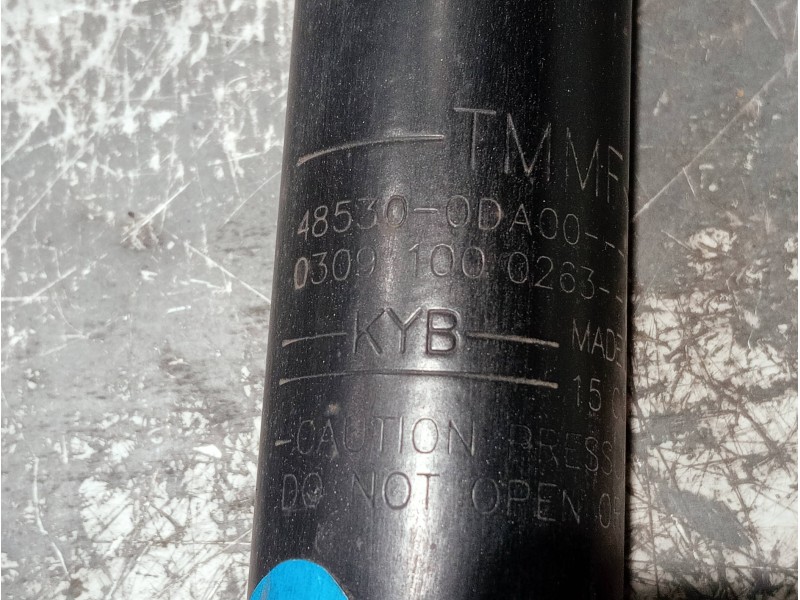 Recambio de amortiguador trasero para toyota yaris 1.3 16v cat referencia OEM IAM 485300DA00 03091000263 