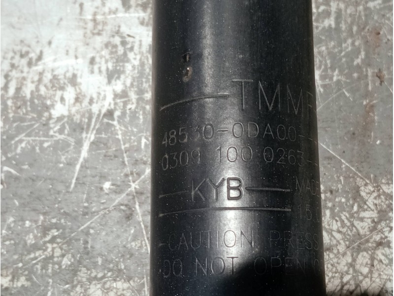 Recambio de amortiguador trasero para toyota yaris 1.3 16v cat referencia OEM IAM 485300DA00 03091000263 