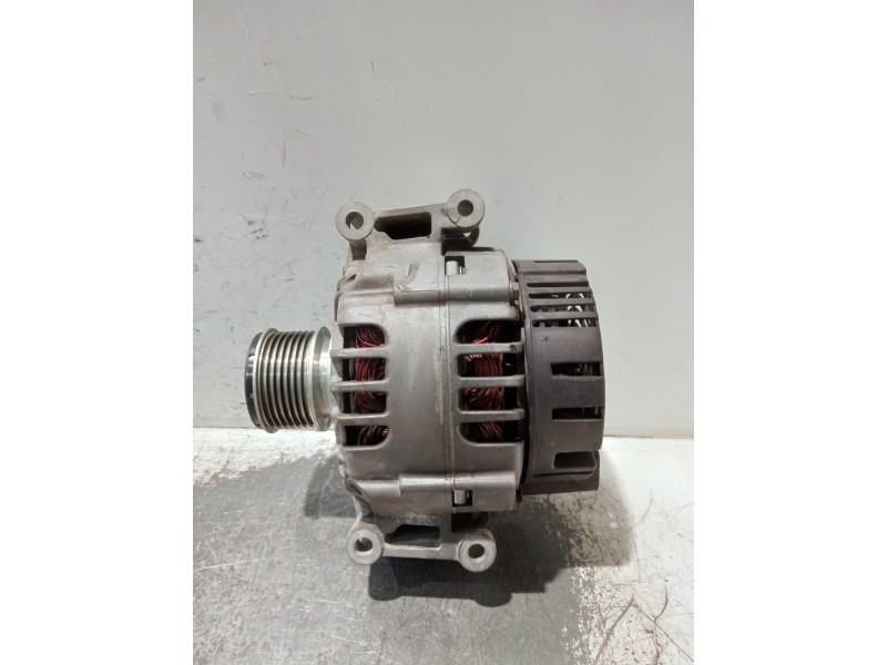 Recambio de alternador para mercedes clase c (w203) berlina referencia OEM IAM A2711540902 2542582B SG12B062