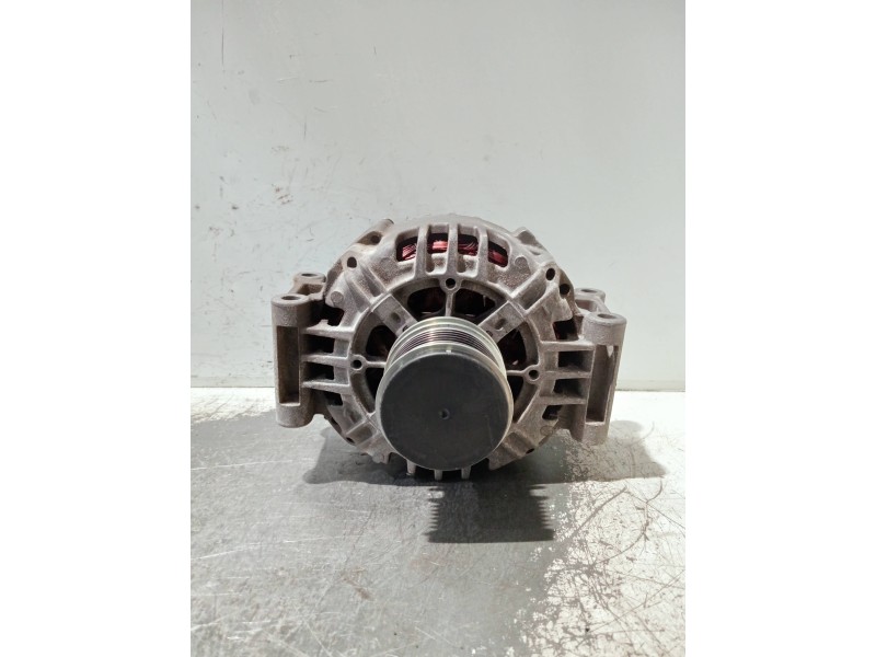 Recambio de alternador para mercedes clase c (w203) berlina referencia OEM IAM A2711540902 2542582B SG12B062