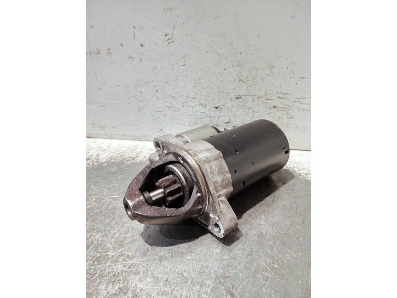 Recambio de motor arranque para mercedes clase c (w203) berlina referencia OEM IAM 320320350  