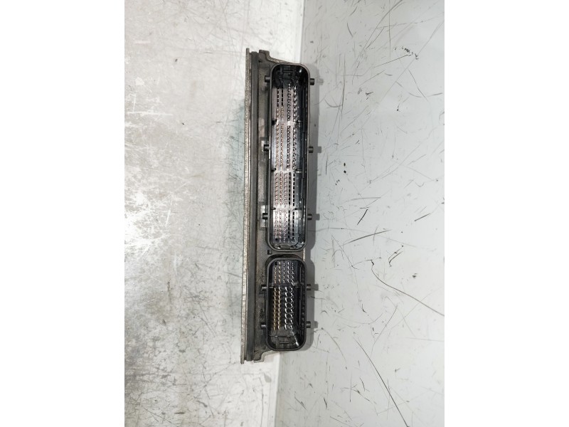 Recambio de centralita motor uce para toyota yaris 1.3 16v cat referencia OEM IAM 896610D090 MB2756002200 