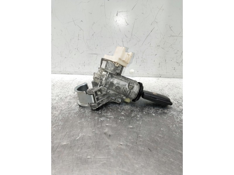 Recambio de conmutador de arranque para toyota yaris 1.3 16v cat referencia OEM IAM 450200D04  