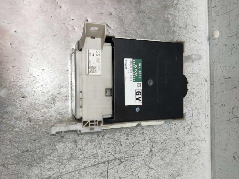 Recambio de modulo electronico para toyota yaris 1.3 16v cat referencia OEM IAM 892210D400 MB2380009540 