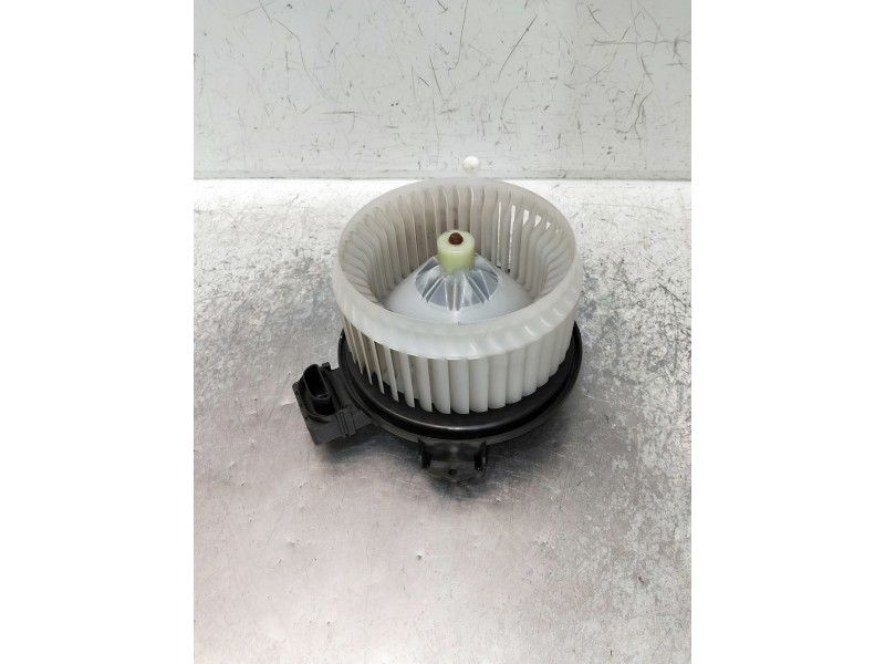 Recambio de motor calefaccion para toyota yaris 1.3 16v cat referencia OEM IAM   