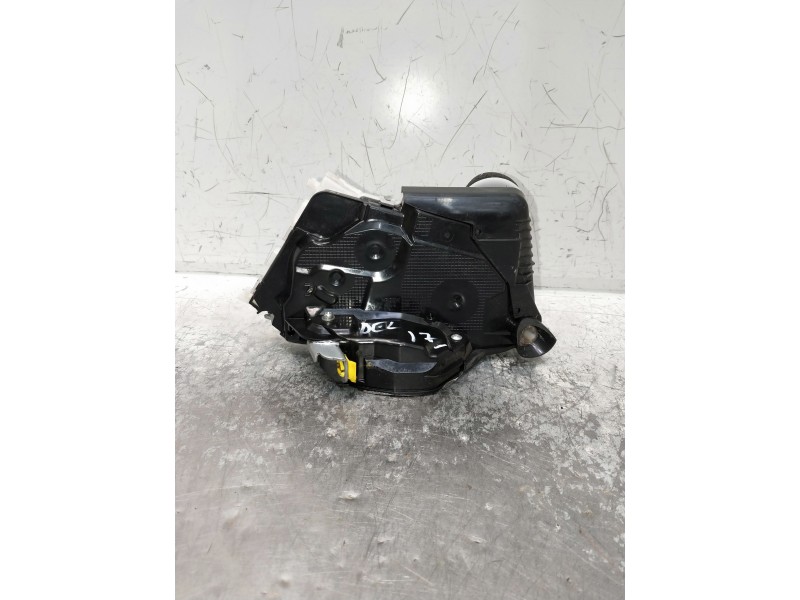 Recambio de motor cierre centralizado delantero izquierdo para toyota yaris 1.3 16v cat referencia OEM IAM T4311140F3 150117 5P