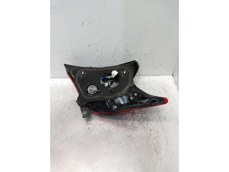 Recambio de piloto trasero izquierdo para toyota yaris 1.3 16v cat referencia OEM IAM   