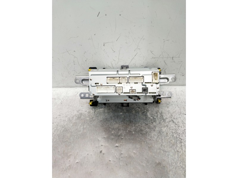 Recambio de sistema audio / radio cd para toyota yaris 1.3 16v cat referencia OEM IAM 861400D100 1380005350B101 