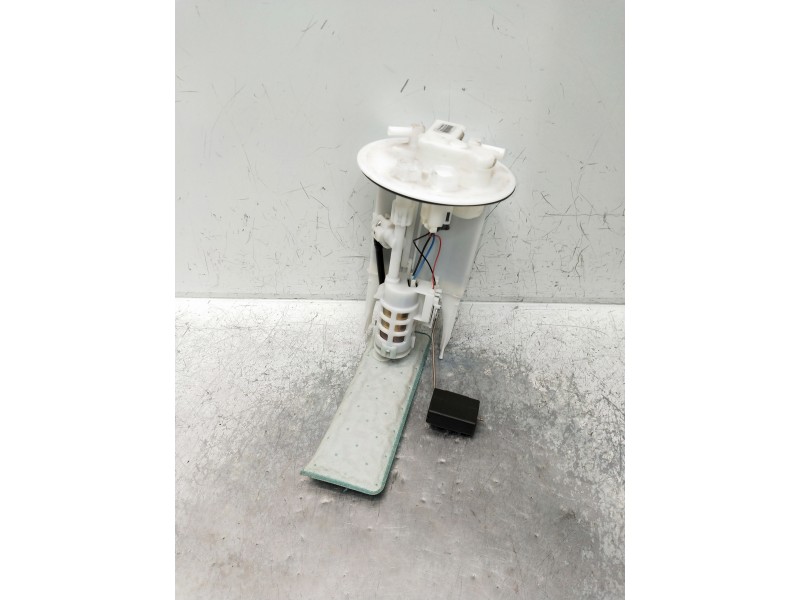 Recambio de bomba combustible para toyota yaris 1.3 16v cat referencia OEM IAM   