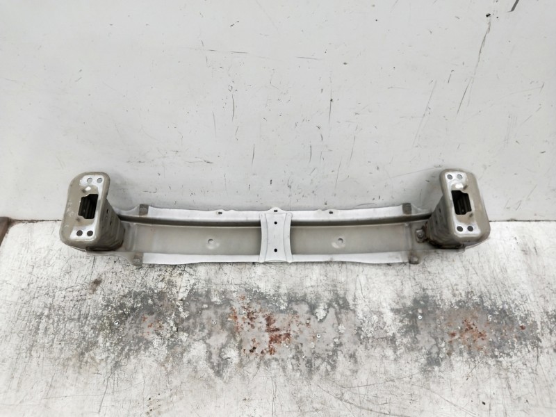 Recambio de refuerzo paragolpes delantero para toyota yaris 1.3 16v cat referencia OEM IAM   