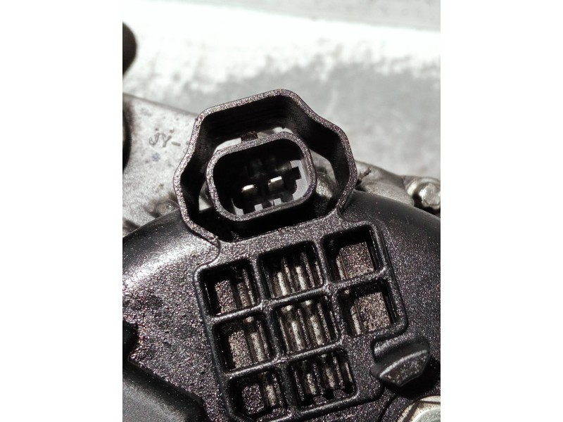 Recambio de alternador para opel insignia berlina referencia OEM IAM 13579668  