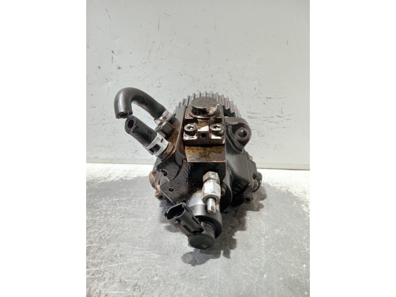 Recambio de bomba inyeccion para opel insignia berlina referencia OEM IAM 55571005 0445010193 BOSCH