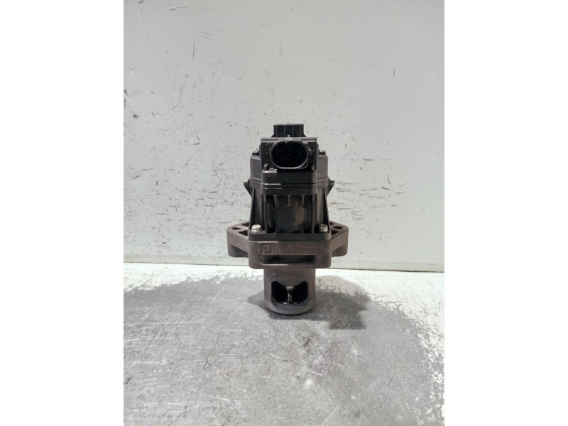Recambio de valvula egr para opel insignia berlina referencia OEM IAM 55566052 K5T70977 