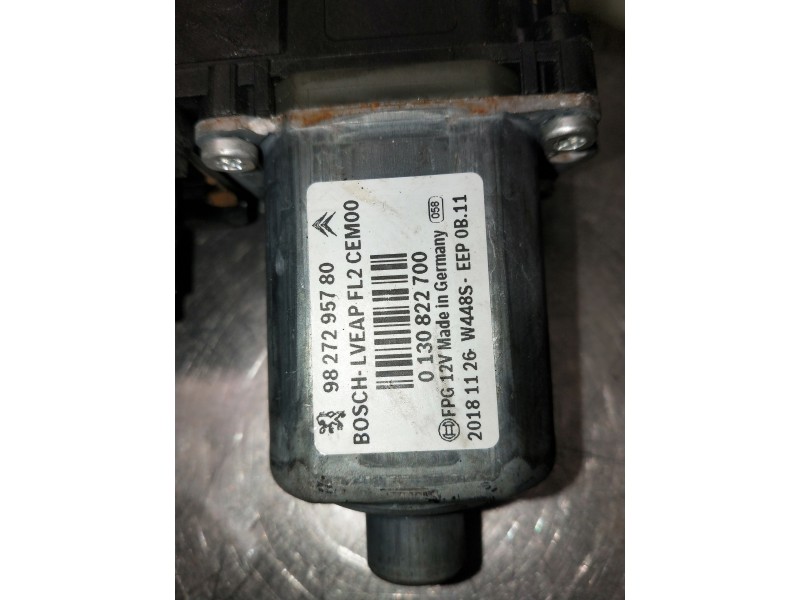 Recambio de elevalunas delantero derecho para citroen c4 cactus referencia OEM IAM 9827295780 0130822700 5P