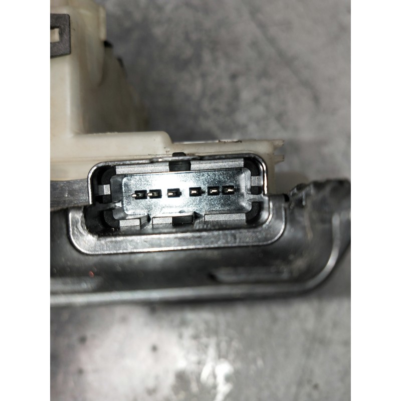 Recambio de motor cierre centralizado delantero derecho para citroen c4 cactus referencia OEM IAM 16943317 2368A0663K8 5P