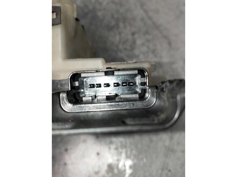 Recambio de motor cierre centralizado delantero derecho para citroen c4 cactus referencia OEM IAM 16943317 2368A0663K8 5P