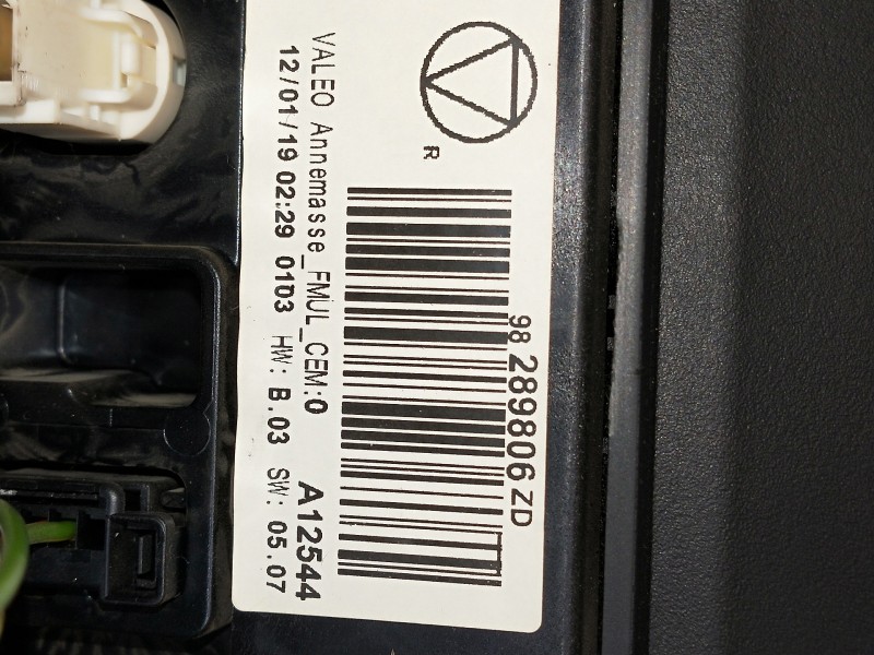 Recambio de pantalla multifuncion para citroen c4 cactus referencia OEM IAM 9828986ZD  