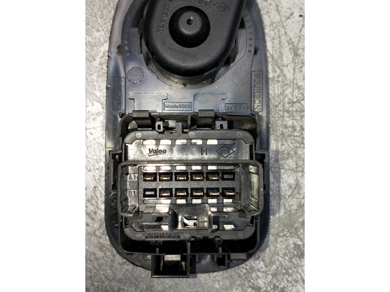 Recambio de mando elevalunas delantero izquierdo para renault master kasten referencia OEM IAM   