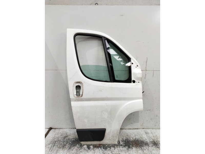Recambio de puerta delantera derecha para peugeot boxer caja cerrada referencia OEM IAM   5P