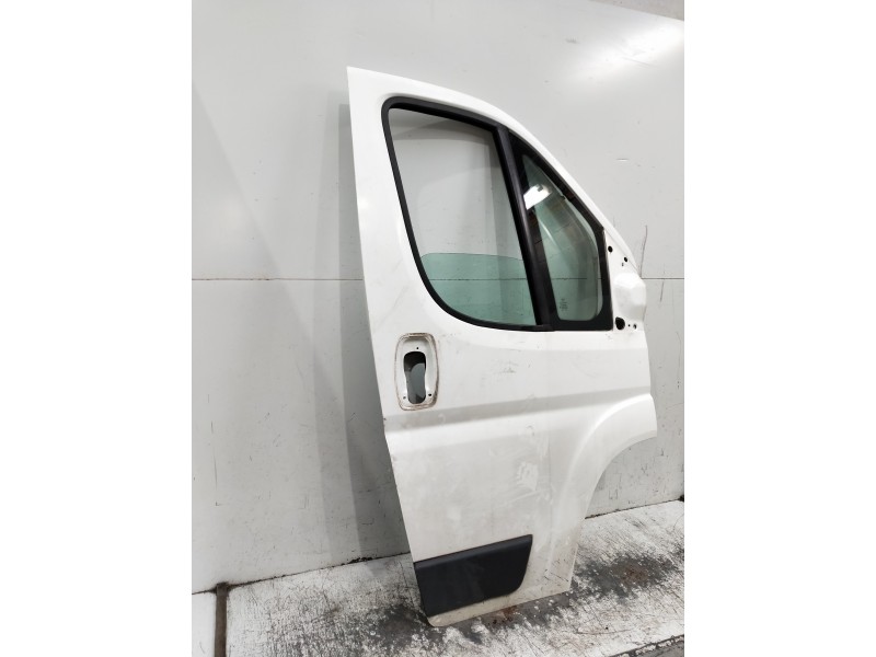 Recambio de puerta delantera derecha para peugeot boxer caja cerrada referencia OEM IAM   5P