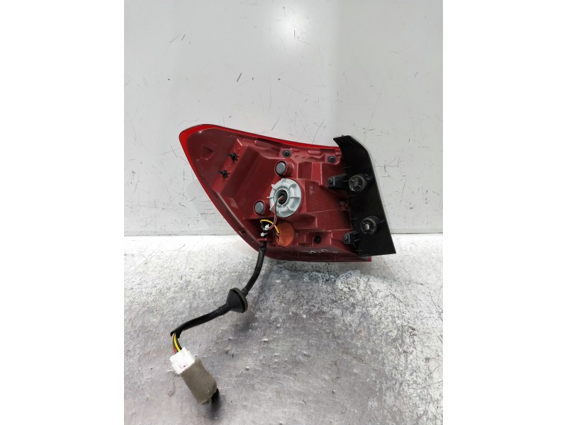 Recambio de piloto trasero derecho para kia rio (yb) referencia OEM IAM 92402H8  