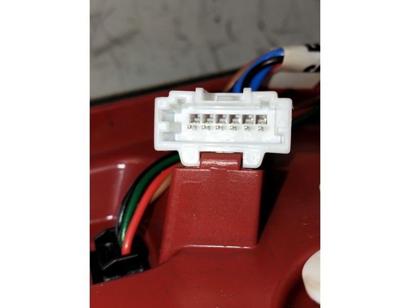 Recambio de piloto trasero izquierdo interior para kia rio (yb) referencia OEM IAM   