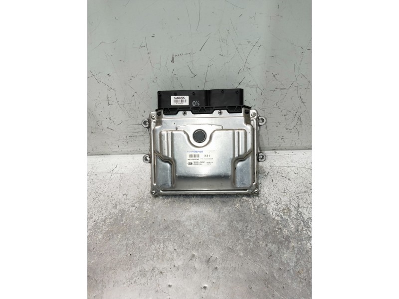 Recambio de centralita motor uce para kia rio (yb) referencia OEM IAM 3912804041 9001330020KI 1A94611X