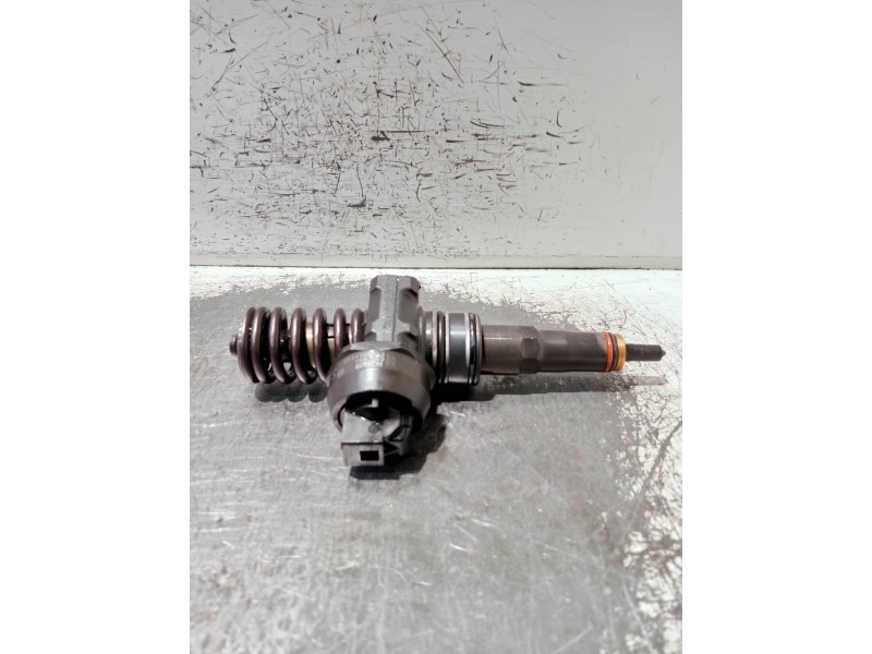 Recambio de inyector para seat ibiza (6j5) referencia OEM IAM 038130073BN 0414720313 PDB043 BOSCH