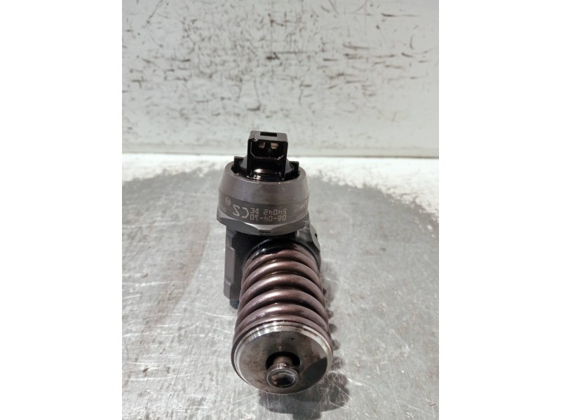 Recambio de inyector para seat ibiza (6j5) referencia OEM IAM 038130073BN 0414720313 PDB043 BOSCH