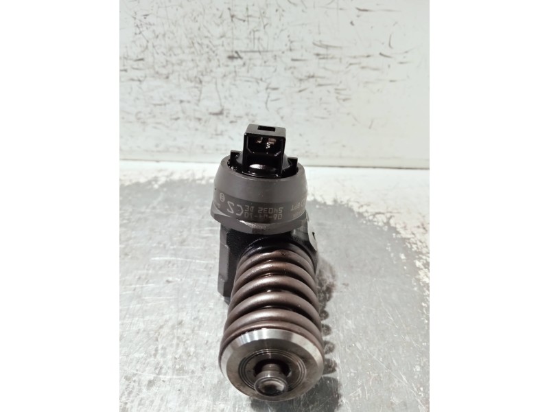 Recambio de inyector para seat ibiza (6j5) referencia OEM IAM 038130073BN 0414720313 PDB043 BOSCH