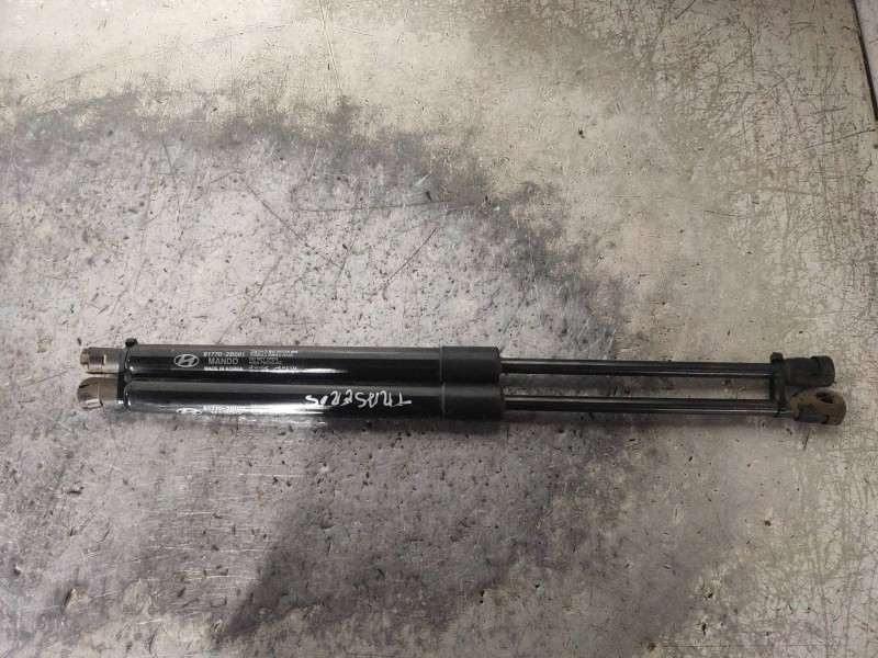 Recambio de amortiguadores maletero / porton para hyundai santa fe (bm) 2.2 crdi style 4x4 referencia OEM IAM 817702B001  