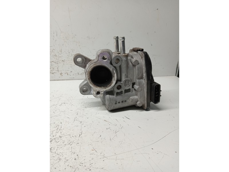 Recambio de valvula egr para nissan cabstar 09.06 referencia OEM IAM 14710EC00B 1501000021 