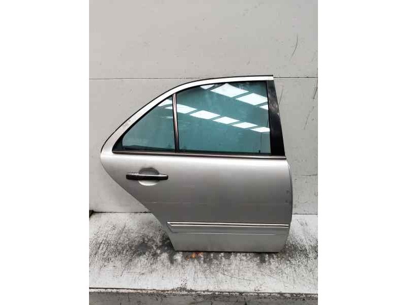 Recambio de puerta trasera derecha para mercedes clase e (w211) berlina referencia OEM IAM   