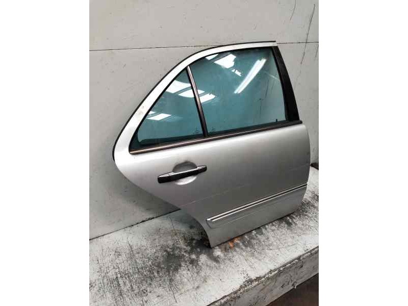 Recambio de puerta trasera derecha para mercedes clase e (w211) berlina referencia OEM IAM   