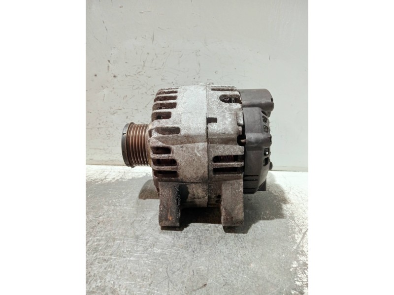 Recambio de alternador para peugeot 207 1.6 hdi referencia OEM IAM 9646321780 2542924A TG15C053