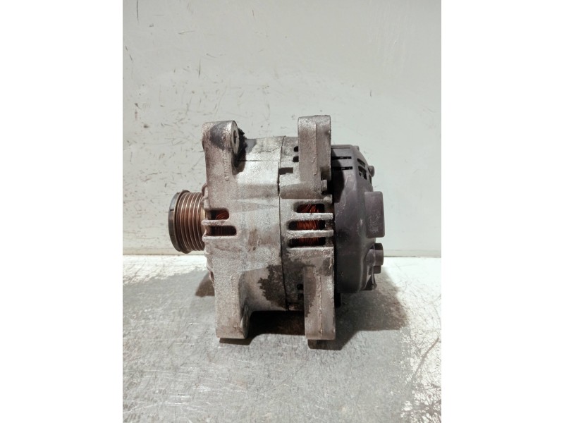 Recambio de alternador para peugeot 207 1.6 hdi referencia OEM IAM 9646321780 2542924A TG15C053
