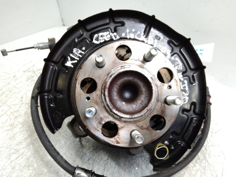 Recambio de mangueta trasera izquierda para kia cee´d sporty wagon emotion referencia OEM IAM   