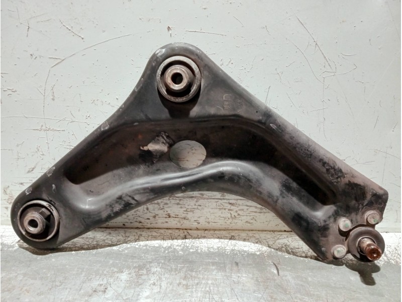 Recambio de brazo suspension inferior delantero derecho para peugeot 207 1.6 hdi referencia OEM IAM   